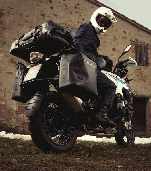 Unit Garage 2xUG002+AL0C+4702 Two Khali side panniers in TPU 35L - 45L + Pair of aluminium plates + Aluminium bag frames Atlas KTM 1290/1390 Super Adventure S-R
