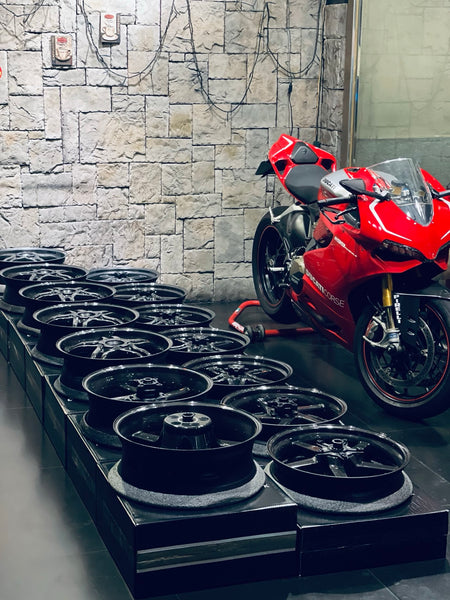 BST Rapid TEK carbon fiber motorcycle wheel – DENNISPOWERSPORT actual product photo