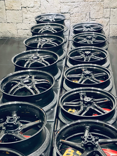 BST Rapid TEK carbon fiber motorcycle wheel – DENNISPOWERSPORT actual product photo