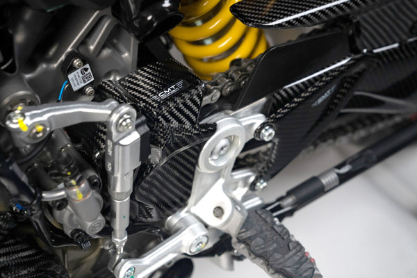 CMT Compositi Carbon Front Sprocket Guard | Ducati Hypermotard 698 Mono / Ducati Hypermotard 698 Mono RVE | DH0028