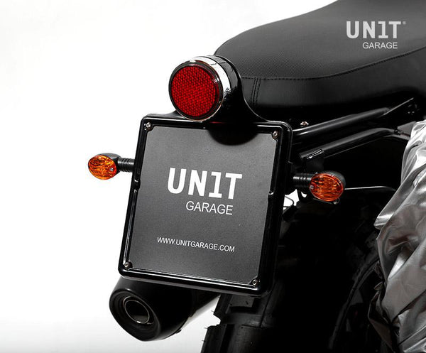 Unit Garage U083 License plate frame