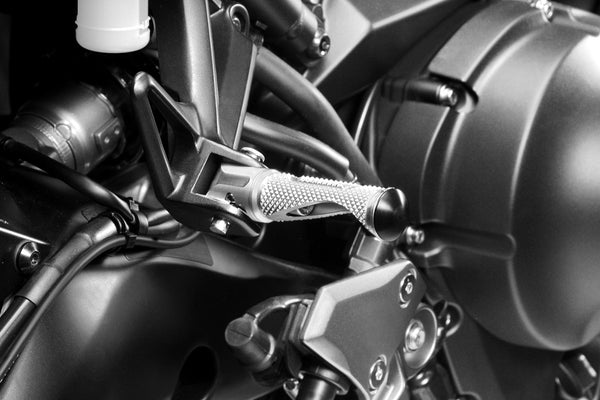 DPM Passenger footpegs GP for MT07 2018-20 / MT07 2021-24 & More | R-0792
