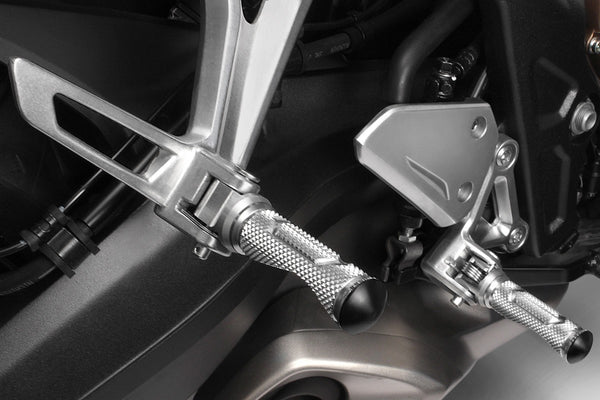 DPM Passenger footpegs GP for HORNET 600 03-04 / HORNET 600 05-06 & More | R-0814