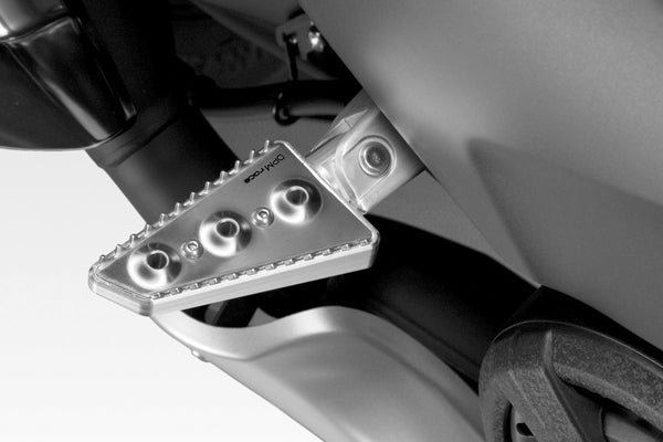 DPM Passenger footrests PIRANHA for T-MAX 2008-2011 / T-MAX 2002-07 & More | R-0837B