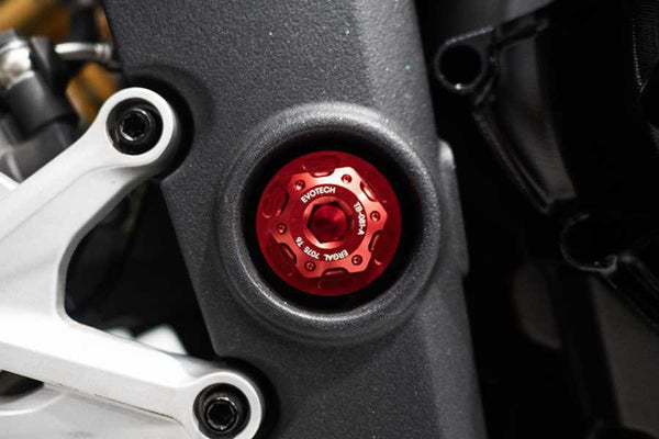 Evotech RC Swingarm Bolt and ring Nut Triumph Speed Triple 1200 – 7075-T6 Ergal - image 2