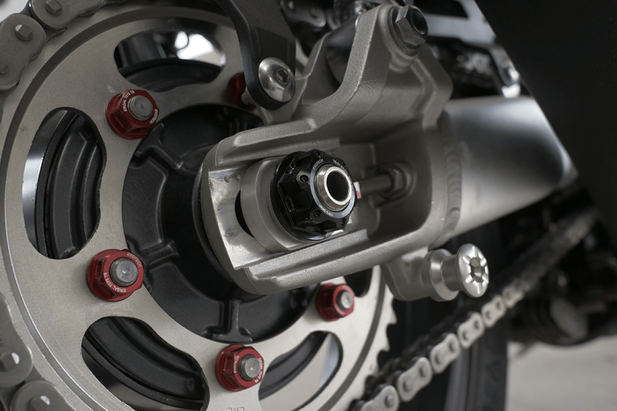 Evotech RC 7075-T6 Ergal Nut M18 × 1.5 (rear wheel, swingarm) - image 1
