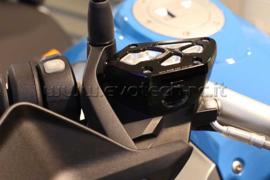 Evotech RC Brake Fluid Reservoir Cap BMW R1200GS/R nineT/Scrambler - image 1