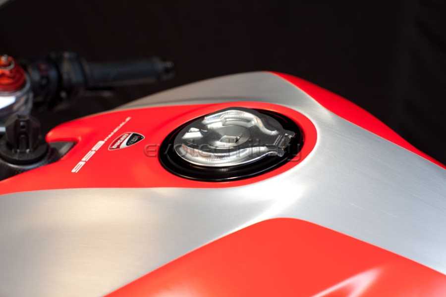 Evotech RC Key Lock Fuel Cap for Ducati Scrambler/ Desert Sled/ 1100/ Panigale 959