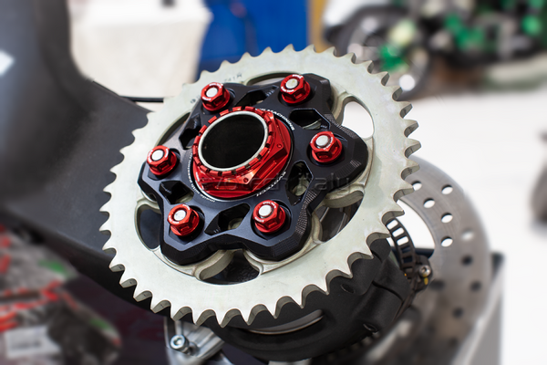 Evotech RC Ducati Panigale V4 Sprocket Carrier & Nut Kit – image 1