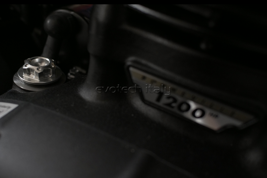 Evotech RC Oil Filler Cap M24x3 - image 1