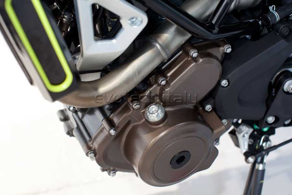 Evotech RC Left Engine Plug M18X1.5 - image 1