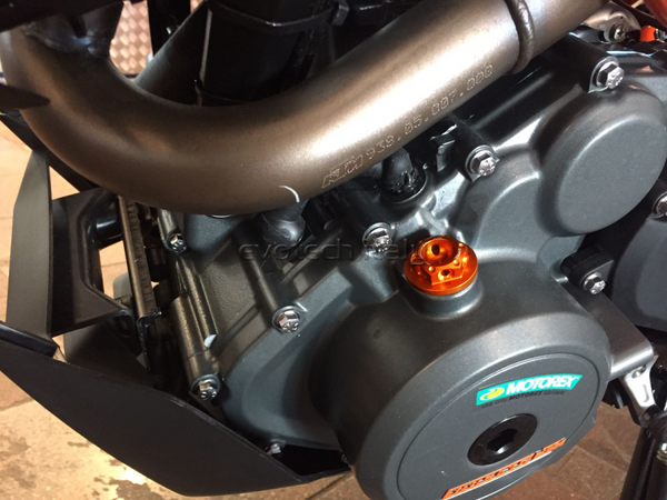 Evotech RC Left Engine Plug M18X1.5 - image 2