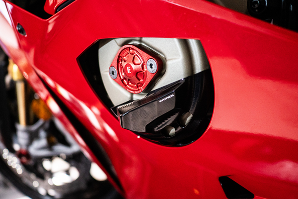 Evotech RC PRO-08-0003 installed on Panigale V4 S
