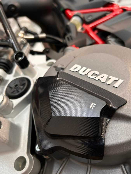 Evotech RC PRO-08-18 right engine guard installed