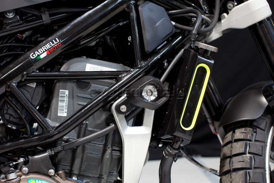Evotech RC No-Cut Anti-Shock frame sliders Husqvarna Svartpilen 401 '18-'19 - image 1