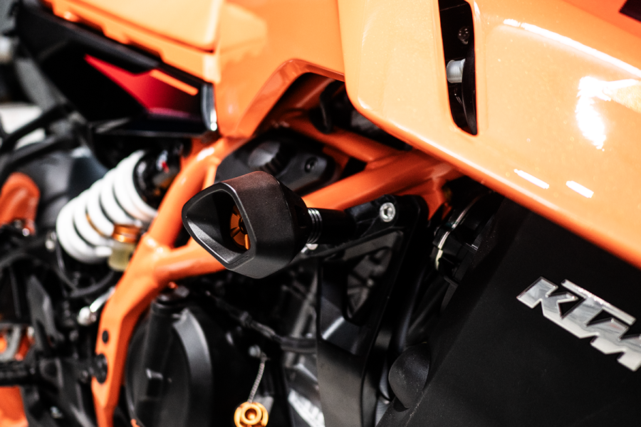Evotech RC No-Cut frame sliders KTM 390 / 125 Duke '24-'25 - image 1