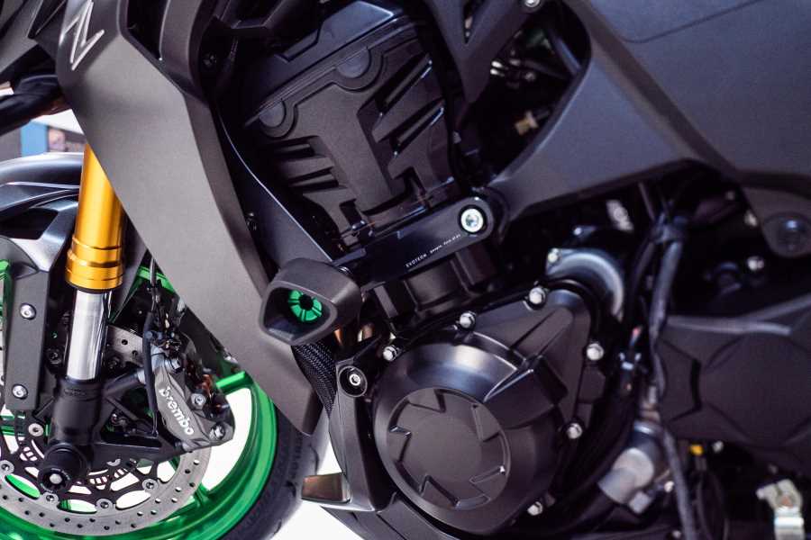 Evotech RC No-Cut Anti-Shock frame sliders Kawasaki Z1100 SE 2026 - image 1