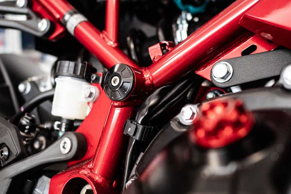 Evotech RC CNC Frame Cap Set for Kawasaki Z900 2025–Present - image 2