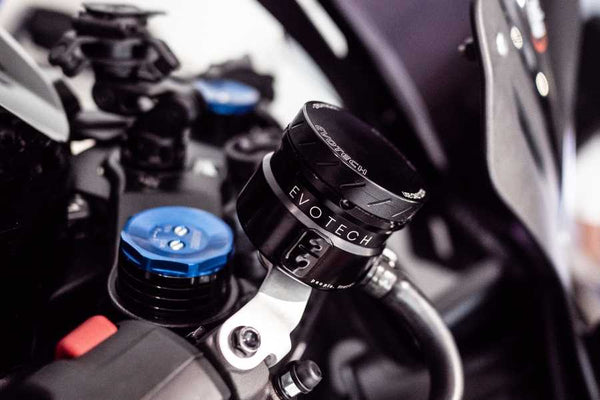 Evotech RC Front Brake Fluid Reservoir Kit with Side Outlet - image 2