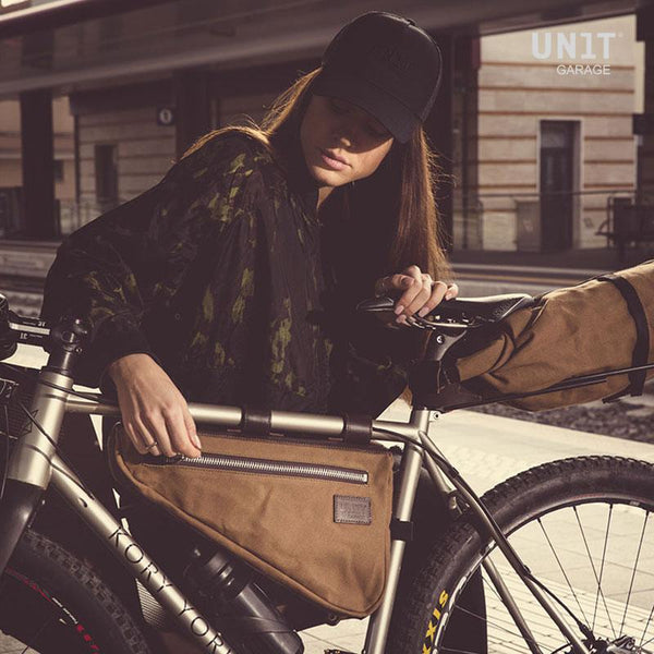 Unit Garage B003 Frame Pack Triangle Canvas