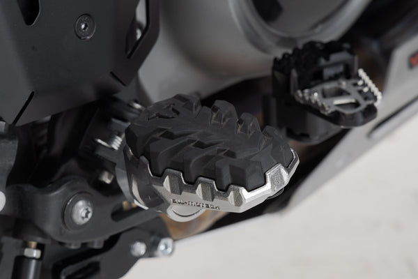 SW-MOTECH EVO footrest kit FRS.18.112.10000