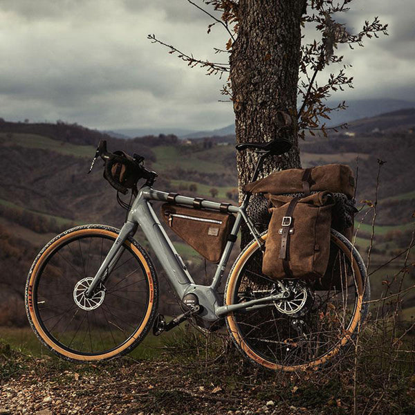 Unit Garage B006 Waxed suede Gravel Pannier