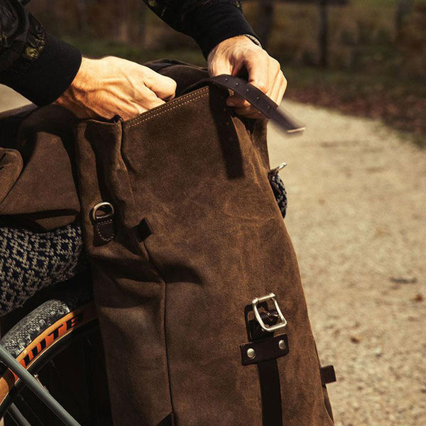 Unit Garage B006 Waxed suede Gravel Pannier