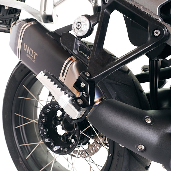 Unit Garage 4040R Comfort kit lowered passenger footrests BMW R1300GS and ADV