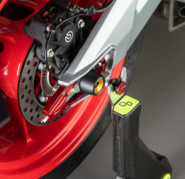LighTech SCV003ROS swingarm paddock-stand spool installed, view 11; motorcycle, paddock stand, chain adjusters and axle protectors are not included.