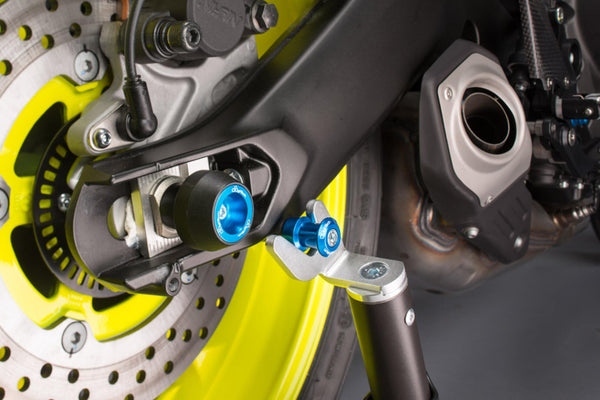 LighTech SCV003COB swingarm paddock-stand spool installed, view 0; motorcycle, paddock stand, chain adjusters and axle protectors are not included.