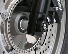Front wheel axle slider