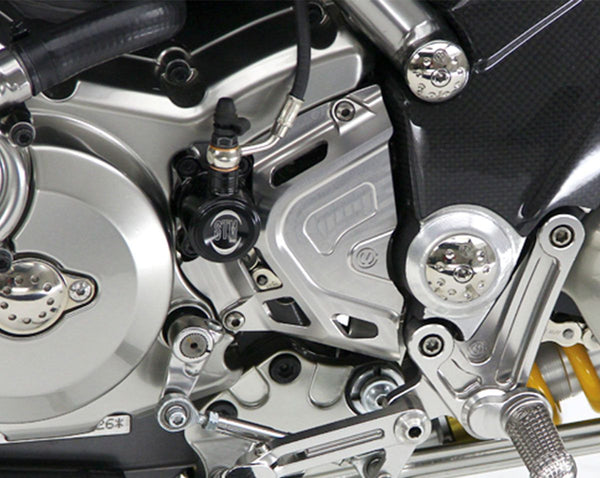 Machined from solid front sprocket cover Colore