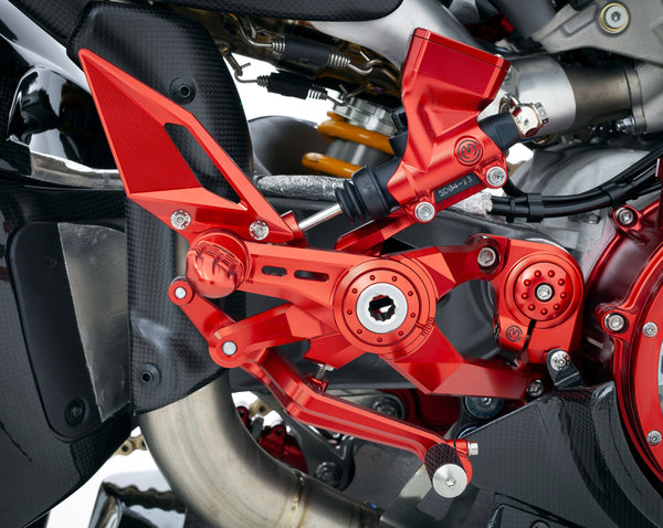 Adjustable "PREMIUM" rider footrest kit with Brembo brake pump and integrated reservoir - Panigale V4 2025/Streetfighter V4 2025 3