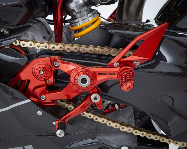 Adjustable "PREMIUM" rider footrest kit with Brembo brake pump and integrated reservoir - Panigale V4 2025/Streetfighter V4 2025 4