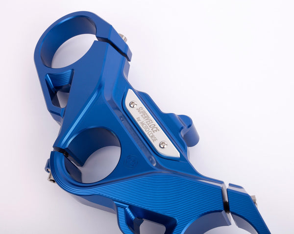 Aluminum upper steering triple clamp with titanium screws - MV Agusta Superveloce 800 Colore piastra di sterzo  - Argento, Colore targhetta - Argento 5