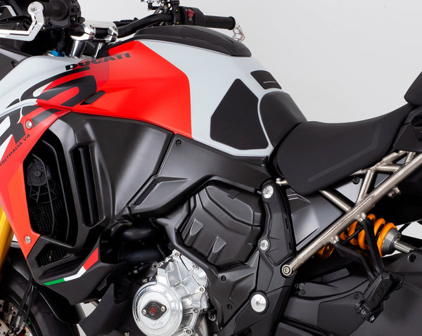 MOTOCORSE LOWER SIDE FAIRING - SET - DUCATI MULTISTRADA V4 (2021-) Trama del carbonio e finitura superficiale - 200P – Plain Lucido 6