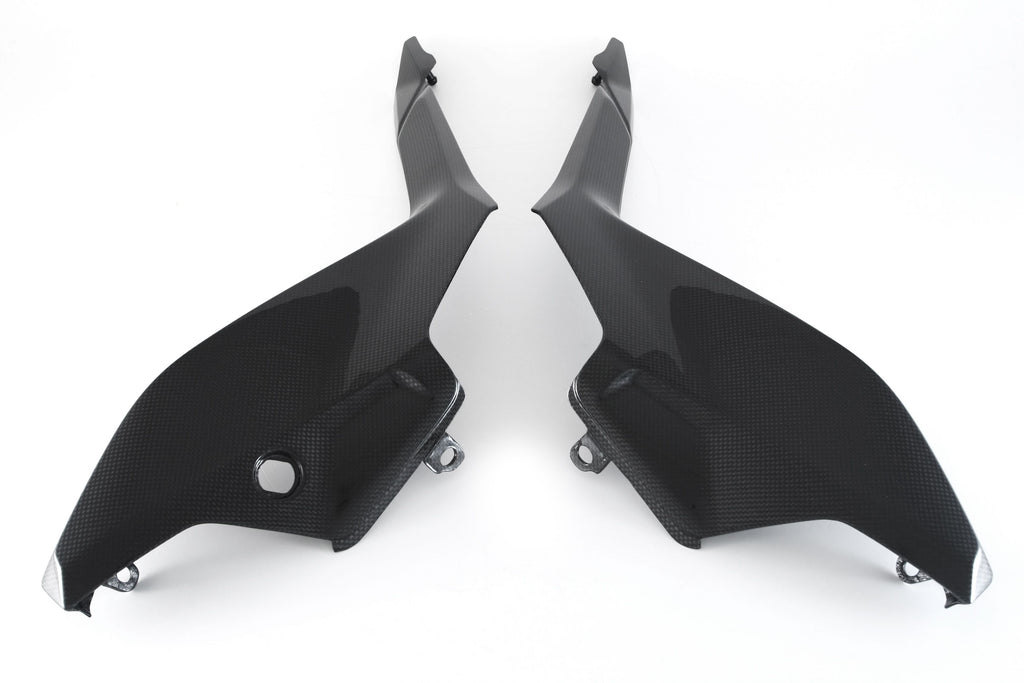 MOTOCORSE Under tank side panels - set Trama del carbonio e finitura superficiale - 200P – Plain