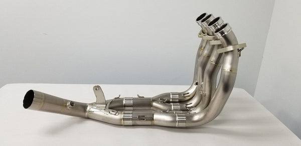 Graves Motorsports Yamaha R1 Full Titanium Exhaust System with Carbon 265mm Silencer