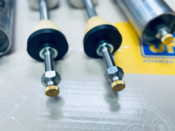 Öhlins Road & Track POZ MW10S1 rear shock adjuster detail