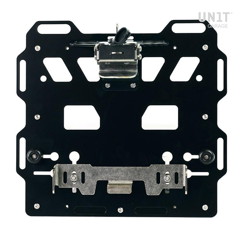 Unit Garage AL0E Aluminum plate + stainless steel quick release system and lock (exhaust side)