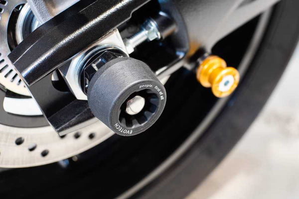 Evotech RC Suzuki GSX-8S / GSX-8R / GSX-8T / GSX-8TT Rear Axle Fork Protector