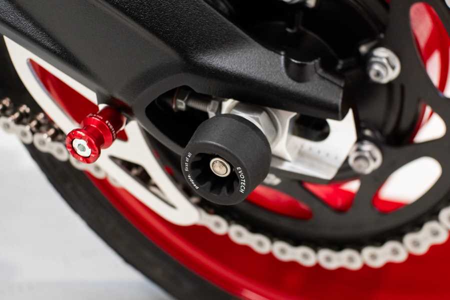 Evotech RC Triumph Street Triple R / S / RS / RX '17-'26 Rear Axle Fork Protector