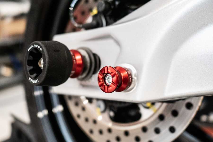 Evotech RC Aprilia RS 457 / Tuono 457 Rear Axle Fork Protector