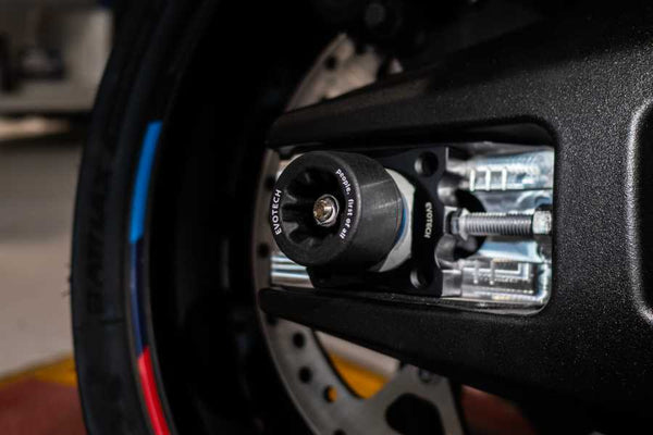 Evotech RC BMW S 1000 XR / M 1000 XR Rear Axle Fork Protector