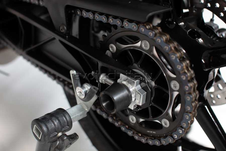 Evotech RC Husqvarna Vitpilen 701 Rear Axle Fork Protector