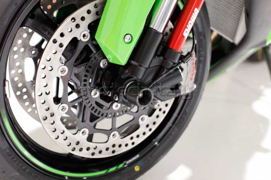Evotech RC Kawasaki ZX-10R '16-'25 / Ninja SE Front Axle Fork Protector