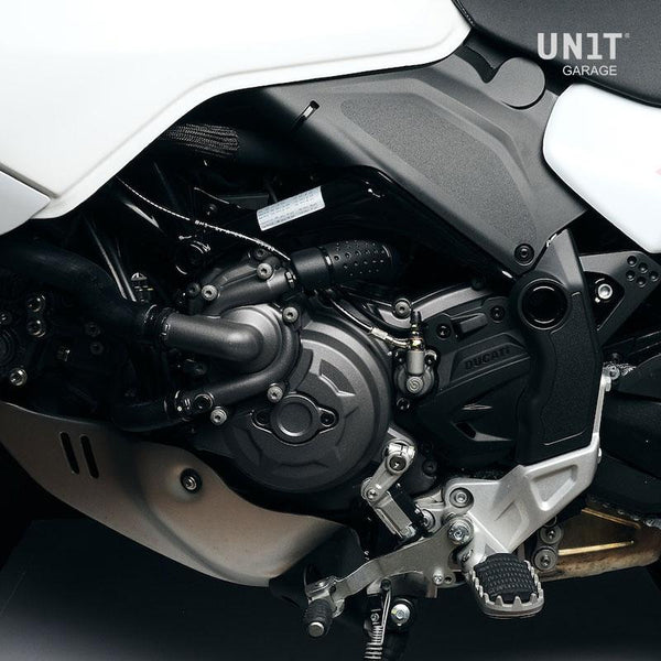 Unit Garage 3916 Ducati DesertX water pump hose protection