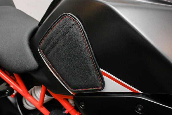 KTM | RC 125 14-18, RC 200 14-18, RC 250 15-18, RC 390 14-20, RC 390 22-24 | Sport | Knee Grips