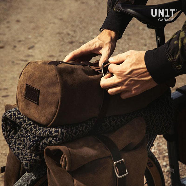Unit Garage B008 Roll in waxed suede