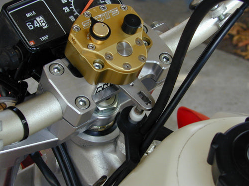 SCOTTS PERFORMANCE Triple Clamp kit with Stabilizer DT-7074-4601